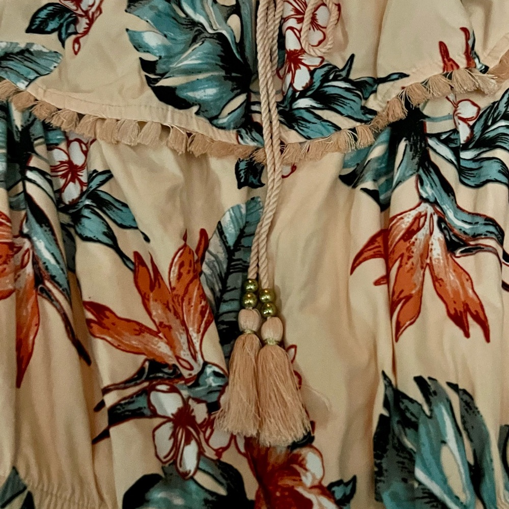 Floral Off-Shoulder Romper - Picture 3 of 3